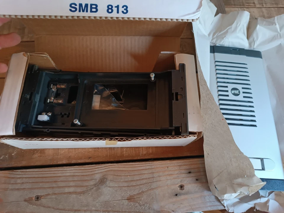 Urmet 925/101 Frontale in Alluminio 1 Pulsante con Scatola ad Incasso - Immagine 2 di 3