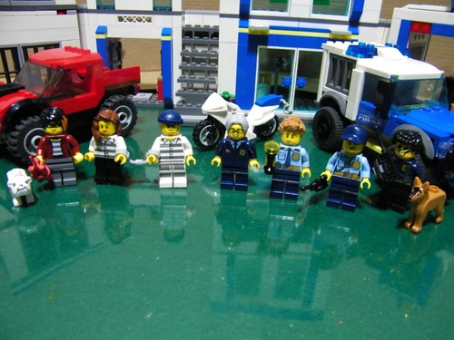 60246 LEGO CITY: Police Station - Picture 2 of 16