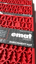 SodaPup Tree Design Peace eMat Enrichment Lick Mat Weihnachtsgeschenk weinrot 20