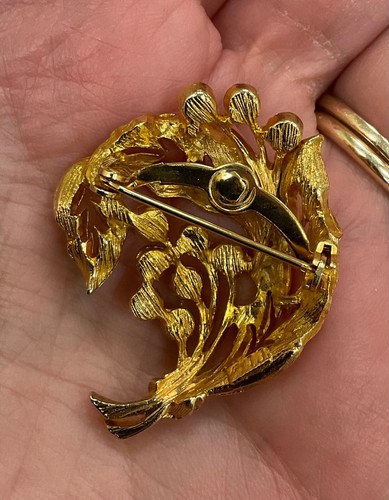 Vintage Women's Pin Brooch TJ Signed Gold Tone Leaves Rhinestone Detail - Read - Picture 8 of 9