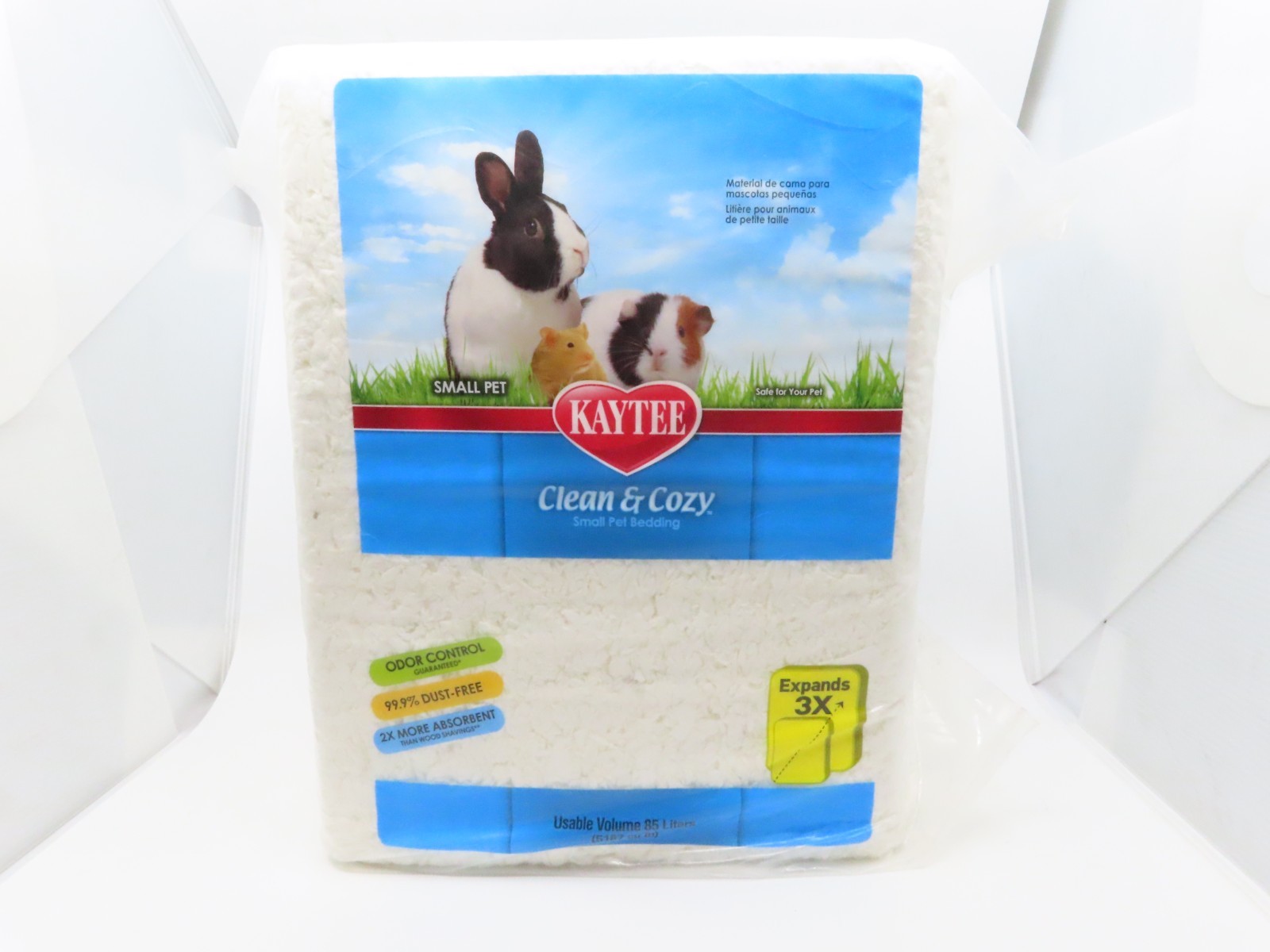 Kaytee Clean and Cozy White Small Animal Paper Bedding - 85L