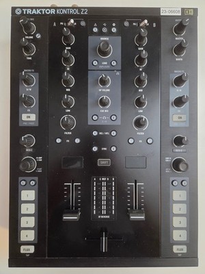 Traktor Z2 NI OVP - DJ Mixer + Zubehör
