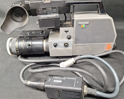 Sony Trinicon HVC-2500 Vintage Video Camera w Case Lens CMA-1010A