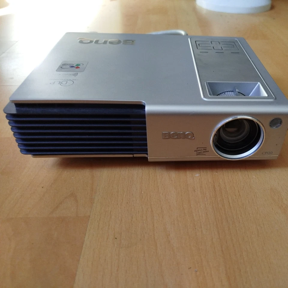 BENQ CP120 Projector Beamer DLP XGA 1500 LUMENS TURNS ON - Bild 2 von 3
