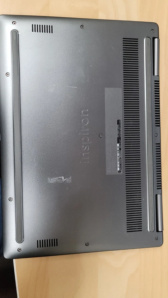 Laptop Dell Inspiron 13 7370 FHD con pantalla táctil Core i5-8250U 1,8 GHz 8 GB 256 GB SSD Foto 2 de 4