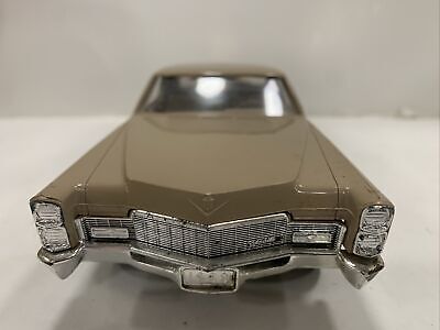 Vintage Jo-Han 1968 Cadillac Coupe De Ville Friction Model Vintage Jo-Han 1968 Cadillac Coupe De Ville Friction Model