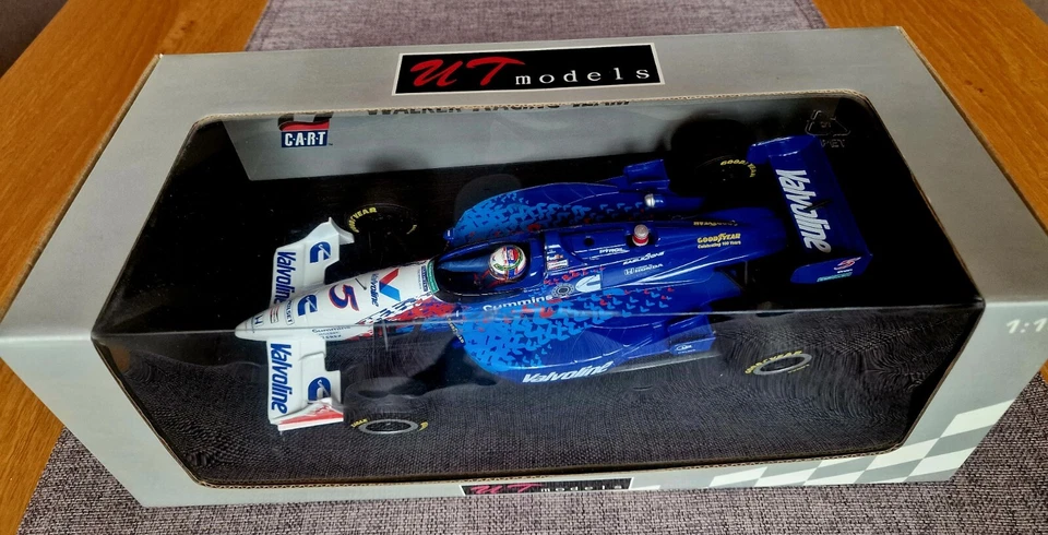 Indy Car 1:18 UT Models Gil de Ferran Nr.5 Indy Reynard CART - Bild 3 von 4