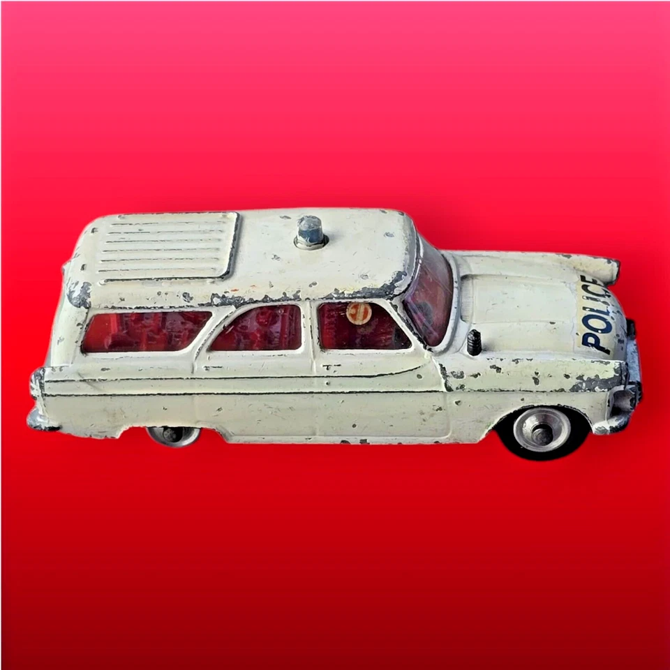 Corgi Toys 419 Ford Zephyr Motorway Patrol Police Car w/ spun hubs 1/43 diecast - Image 2 of 4