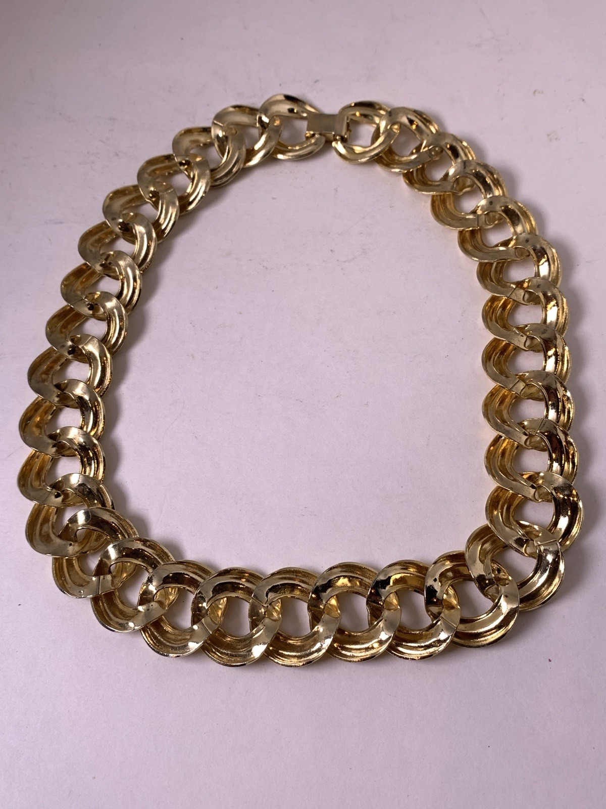 Gold Interlocking Link Statement Chunky Chain Cho… - image 4