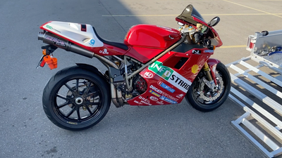 1998 Ducati 916 Motorcycle in Exceptional Condition ; Carl Fogarty