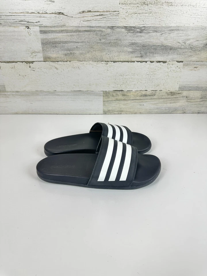 Sandalia Adidas Unisex Adilette Comfort Slides, Núcleo Negro/Blanco, 11 Mujeres/10 Hombres Foto 3 de 4