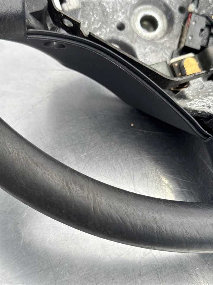 Toyota Rav-4 1998-2000 volante negro con control de crucero Foto 4 de 4