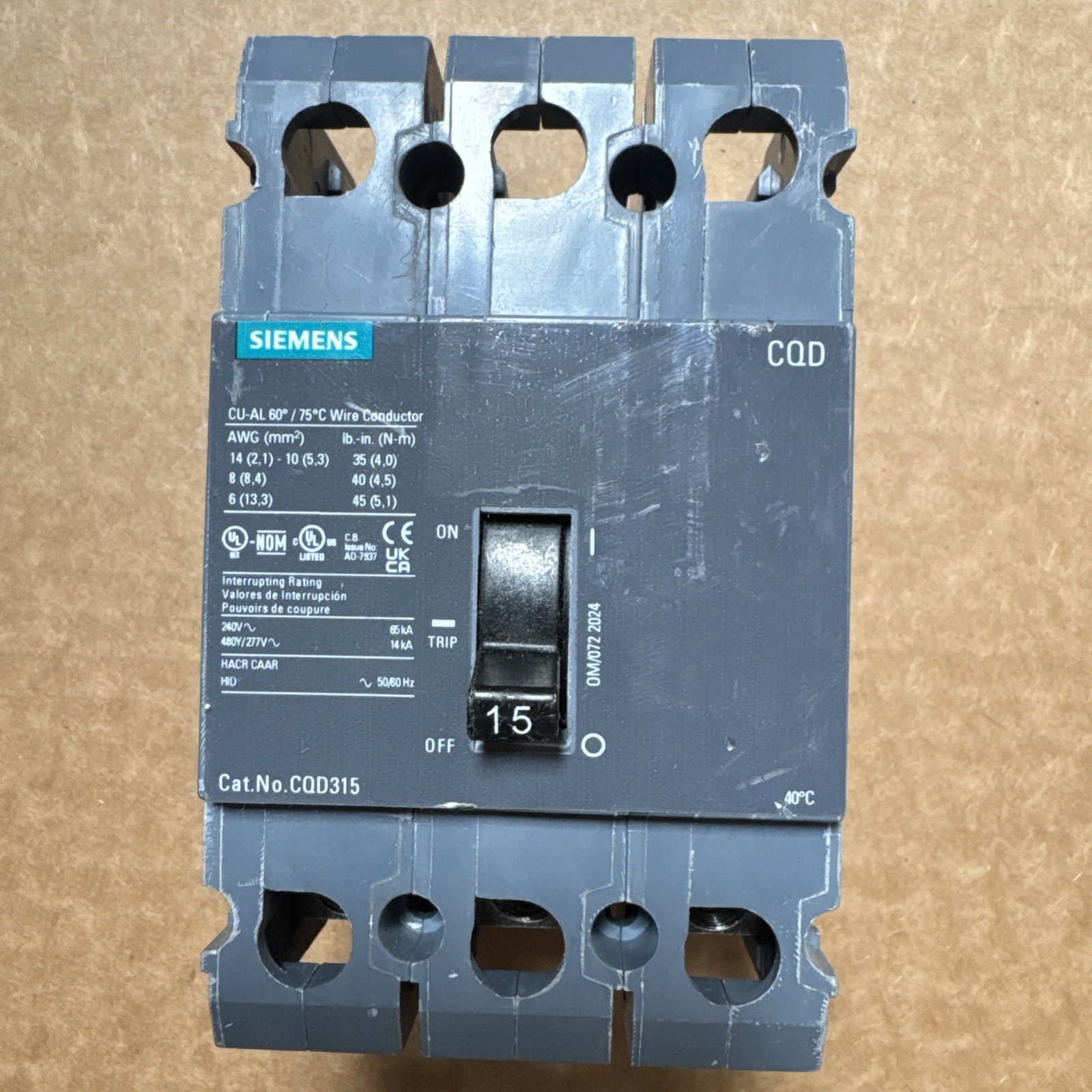 SIEMENS CQD315 MOLDED CASE CIRCUIT BREAKER 15A 3P 240/480V-AC NEW NO BOX