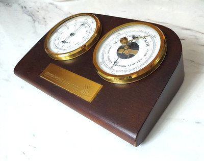Benchmark barometer thermometer desktop weather station for Singapore Airlines