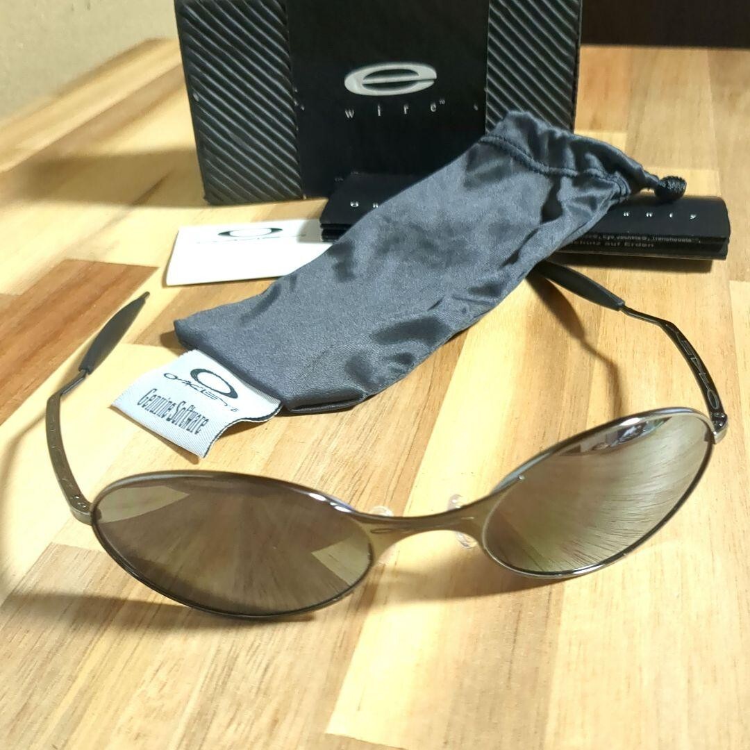 Discontinued 90s Oakley E WIRE Sunglasses Vintage Fashion