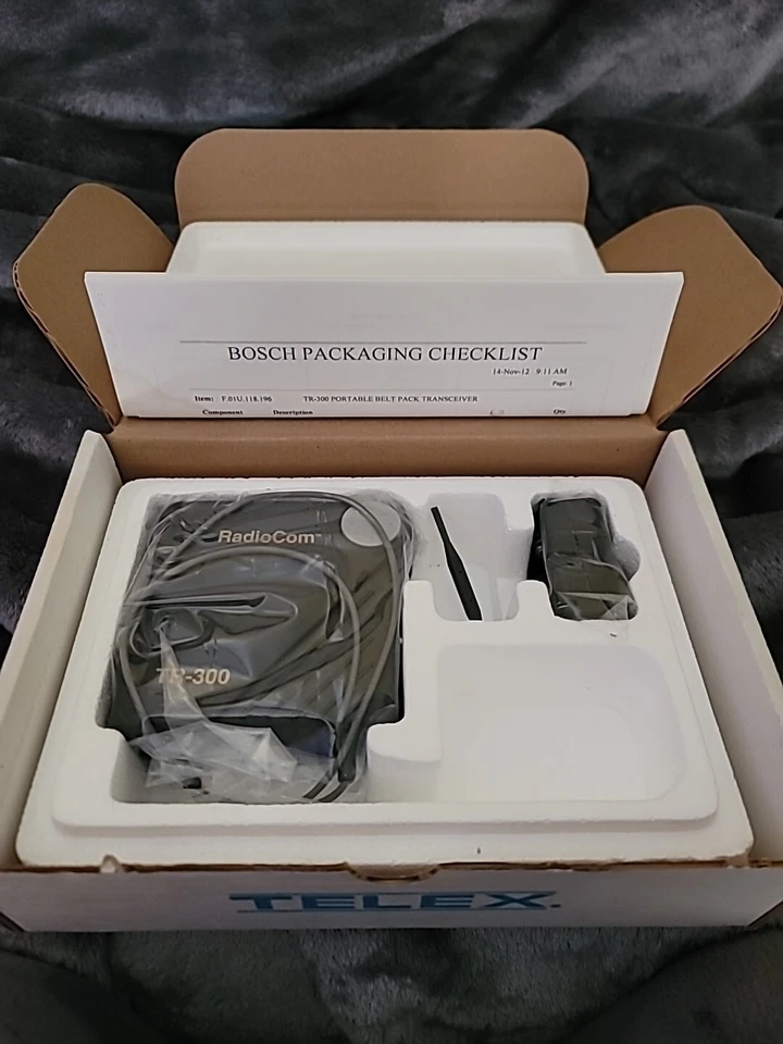Telex TR-300 RadioCom VHF Wireless Radio System Beltpack VHF Trasceiver - Image 3 of 4