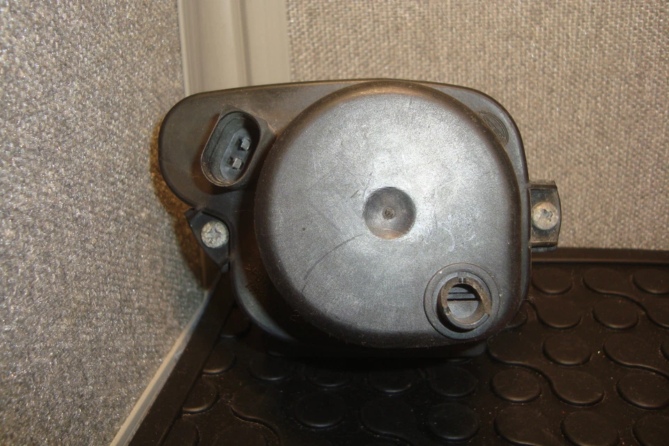 LÁMPARA ANTINIEBLA Conjunto de cápsula de conducción OEM halógena izquierda se adapta a AUDI A6 Quattro M1 Foto 4 de 4