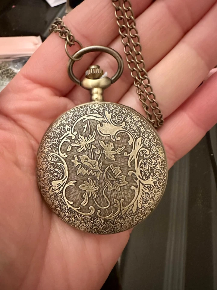 Reloj Bolsillo ANTIGUO ESTILO, Time Gear Piezas Mecánicas Número Romano Hueco, NUEVO Foto 2 de 3