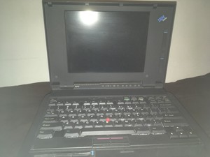 VINTAGE-IBM-THINKPAD-700-PS-2-MONOCHROME-LAPTOP