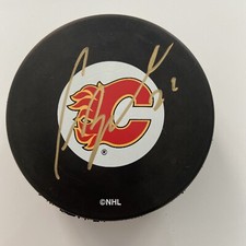 Craig Berube Signed Calgary Flames Puck with COA