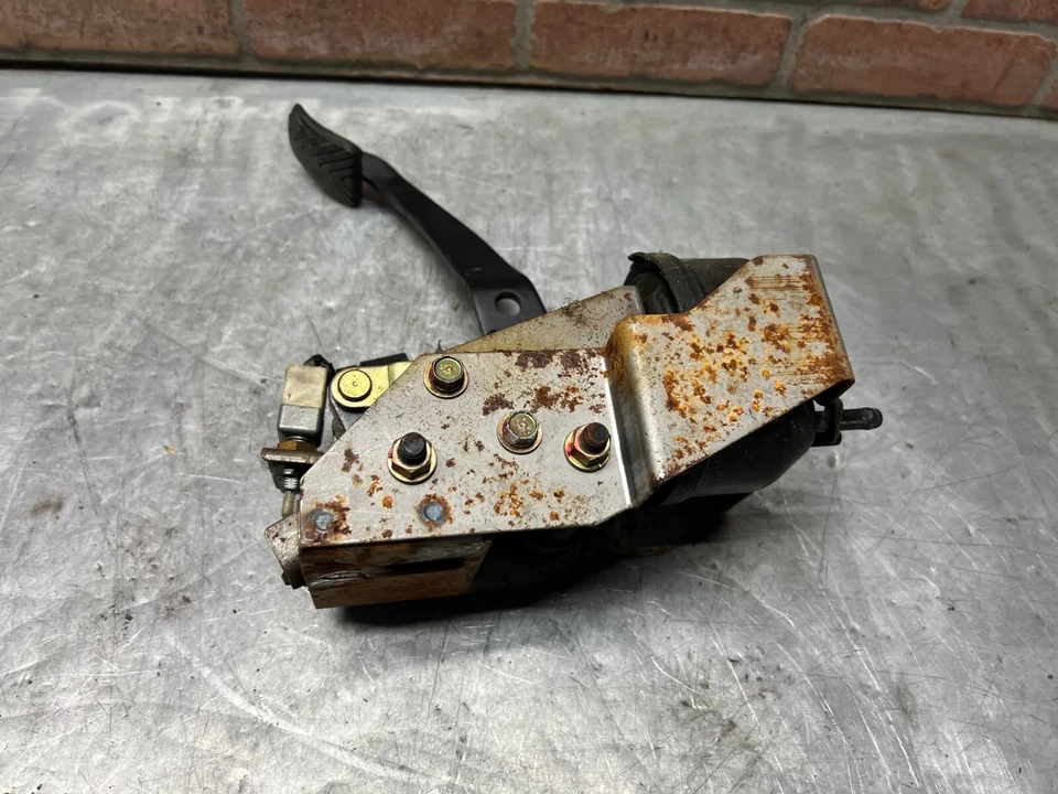 91-99 Mitsubishi 3000GT VR-4 Dodge Stealth R/T AWD pedal de embrague con refuerzo OEM Foto 4 de 4
