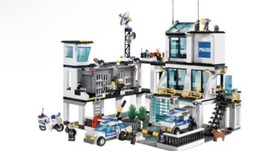2008 LEGO City: Police Headquarters 7744 (No Box)