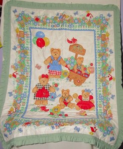 NWOT Hand-finished baby reversible quilt for girl or boy Bear Theme 45" by 35"