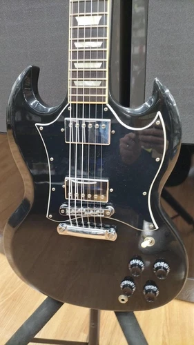 Gibson 2012 SG Standard Electric Guitar Thick Neck Blues Rock Hard Case