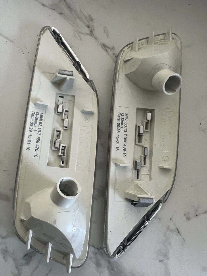 2016 Mini Cooper Clubman S OEM side Markers (pair) with bulbs - Image 2 of 2