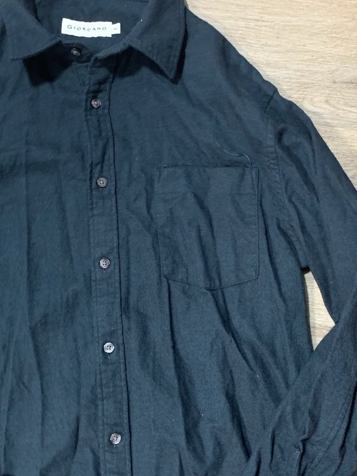 Camisa de franela delantera con botones manga larga GIORDANO para hombre talla XL Foto 2 de 4