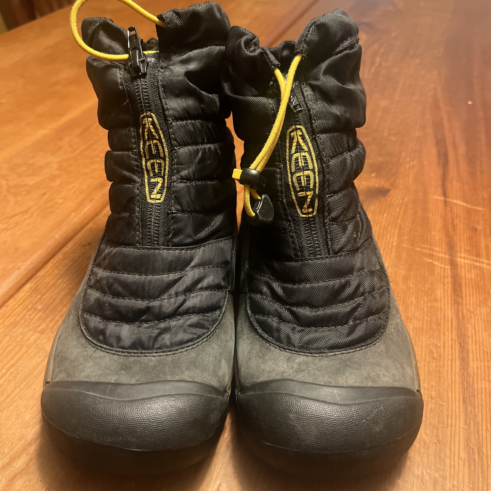 Stivali invernali Keen Bridger giovanili taglia 4 EUR 37 neri isolati impermeabili usati in ottime condizioni!