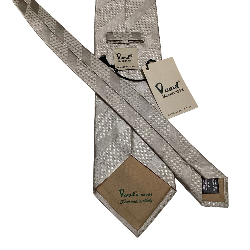 DANIEL MILANO Men's 100% Silk Necktie ITALY Designer POLKA DOT STRIPED Gray NWT - Image 3 of 3