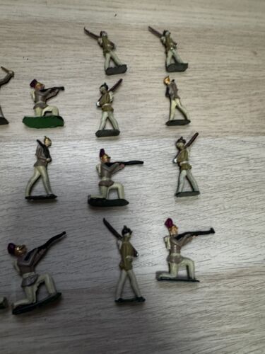 17 - Vintage Small Lead Toy Soldiers - Homecast - Picture 11 of 12