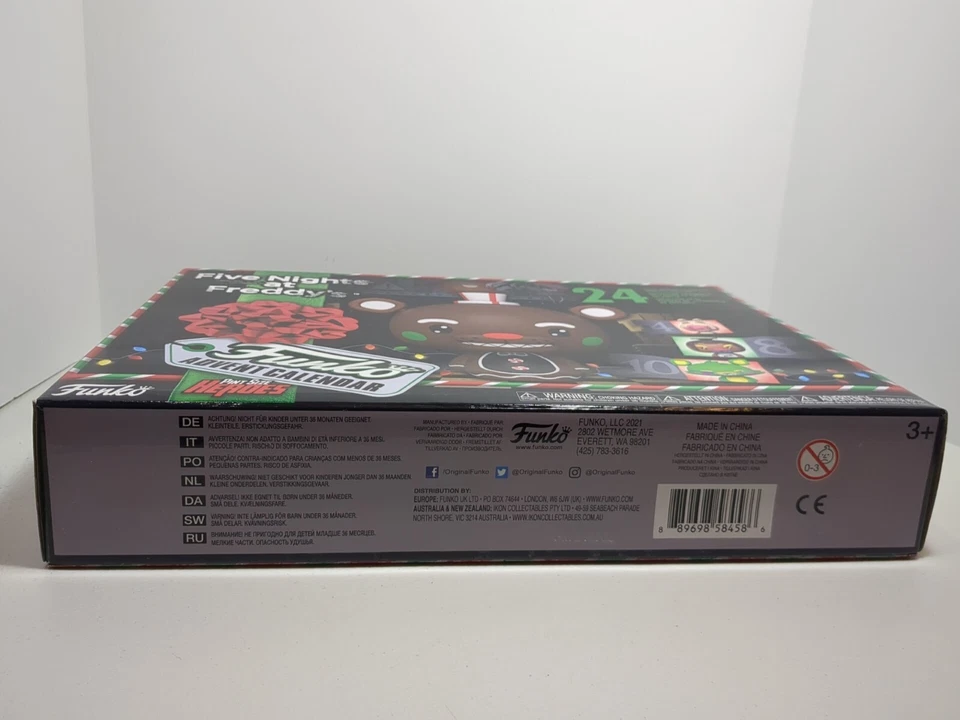 Five Night's at Freddy's Calendar 2023 Pre-owned Complete  Foto 2 de 4