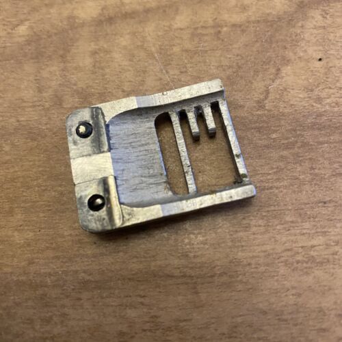 Montgomery Wards Signature Sewing Machine Replacement Part UHT J277C Feed Dog - Picture 2 of 2