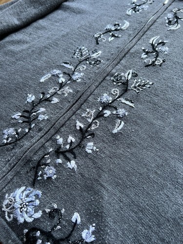 Dressbarn women's 1X gray floral embroidered zip up knit sweater cardigan - Picture 7 of 10
