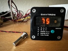 Davtron M655 OAT ALT VOL indicator w/probe guaranteed 30 days