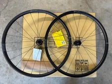 HUNT 4 Season Pro Disc Road Wheelset, 700c, NEW