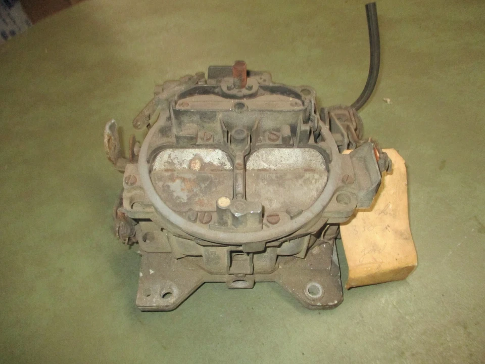 Carburador de 4 barriles Rochester Quadrajet 7043202 1973 Chevrolet Camaro Corvette Foto 2 de 4