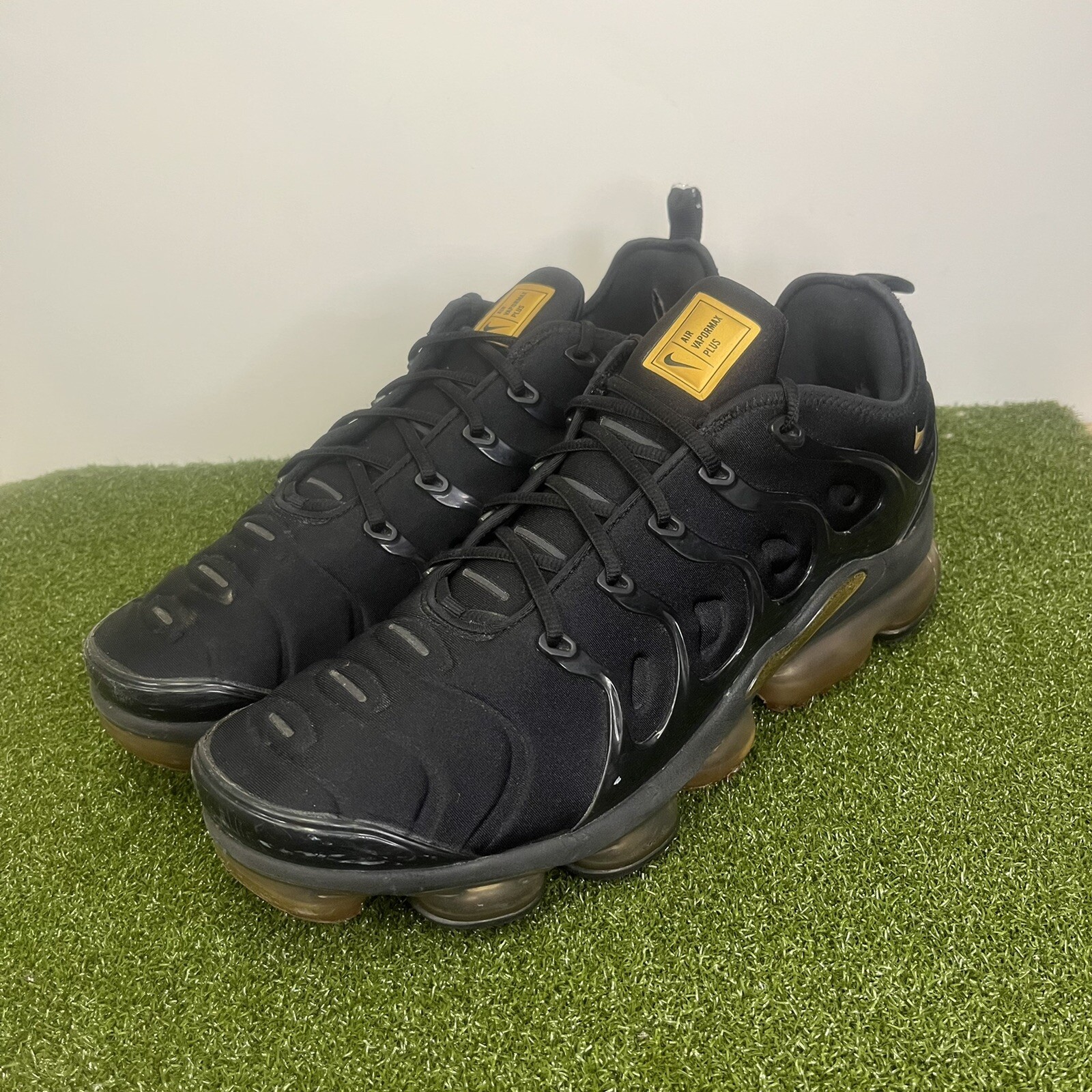Nike Air VaporMax Plus Black Metallic 