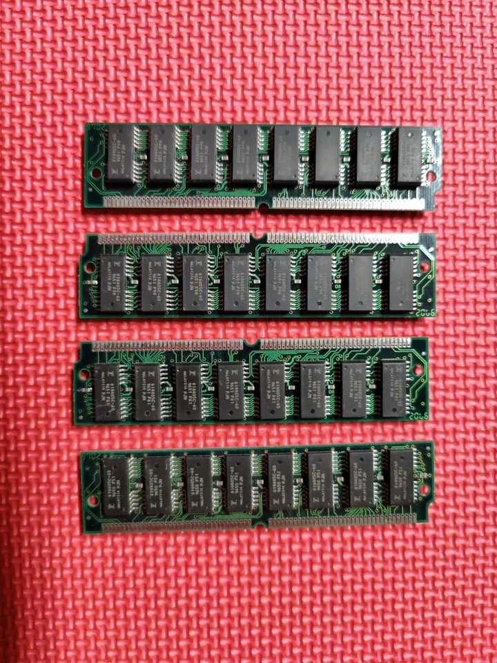 Four Pcs 2MX32-6 RAM Random Access Memory Chips - Image 3 of 4