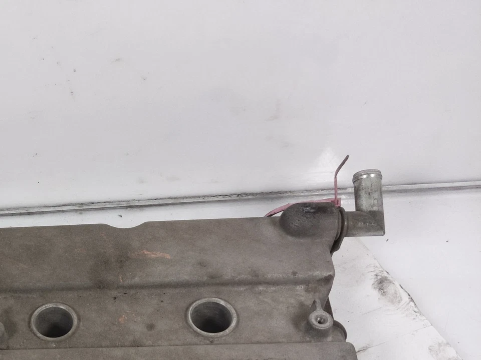 Cubierta de válvula de cabezal de motor Nissan Altima 1998-2001 2,4 L 13264-5B600 Foto 3 de 4