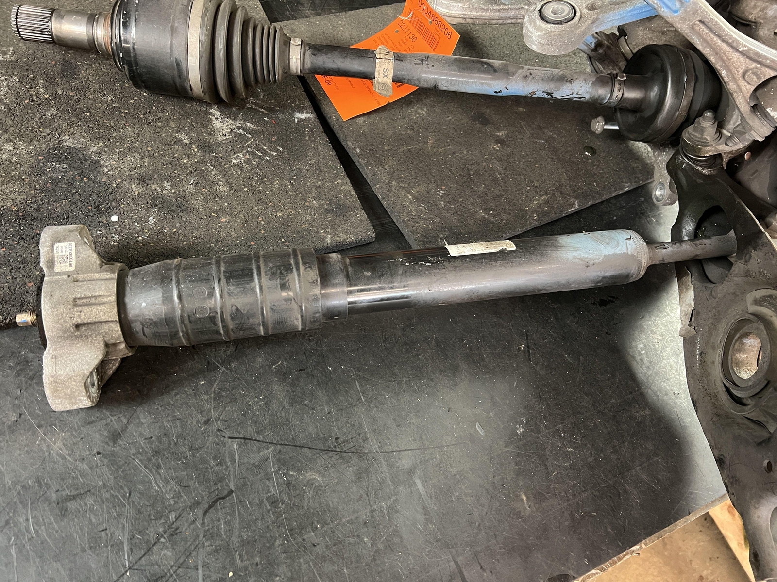 14-17 MASERATI GHIBLI REAR LEFT KNEE KNUCKLE SPINDLE SUSPENSION W/ CV AXLE SQ4