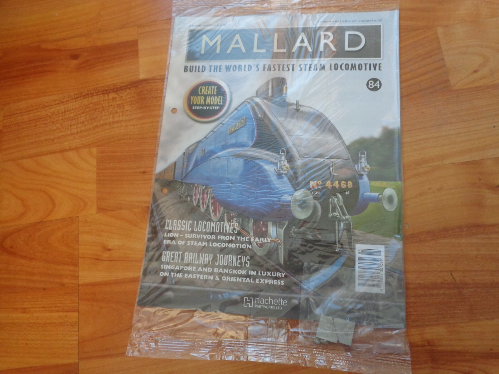 O GAUGE HACHETTE BUILD YOUR OWN THE MALLARD LOCOMOTIVE MODEL TRAIN ISSUE 84 PART