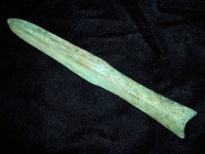 ANCIENT CHINESE EASTERN ZHOU BRONZE SPEARHEAD