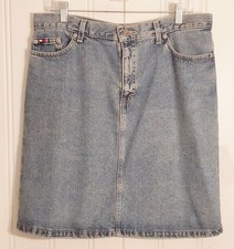 Vintage Tommy Hilfiger Size: 12 Medium Wash 5 Pocket Denim Skirt