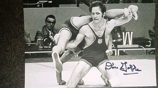 DAN GABLE Hand Signed Autograph Photo NOTE ON BACK Photo GOLD MEDAL WRESTLER