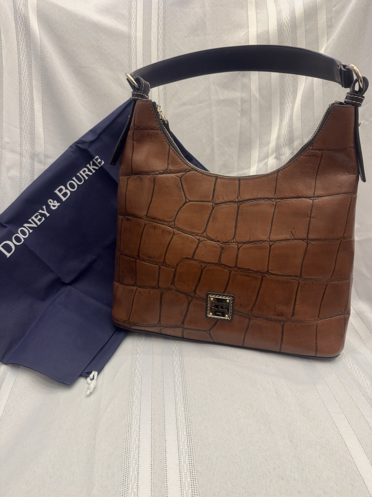 Dooney & Bourke Brown Croco Embossed Hobo preowned excellent condition