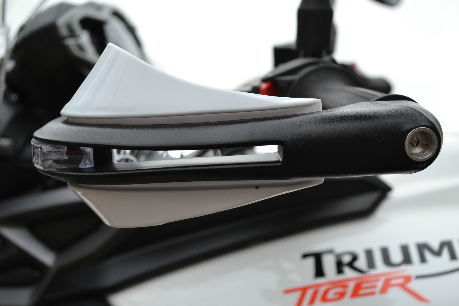 WHITE Motorbike Handguards With LED DRL Lights for Yamaha TDM 850 TDM