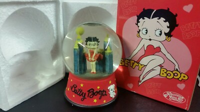 Betty Boop city waterglobe 1998 Kings Features Syndicate 